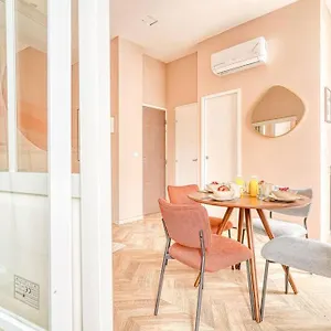 Place Du Marechal Juin - Ii Appartement Paris